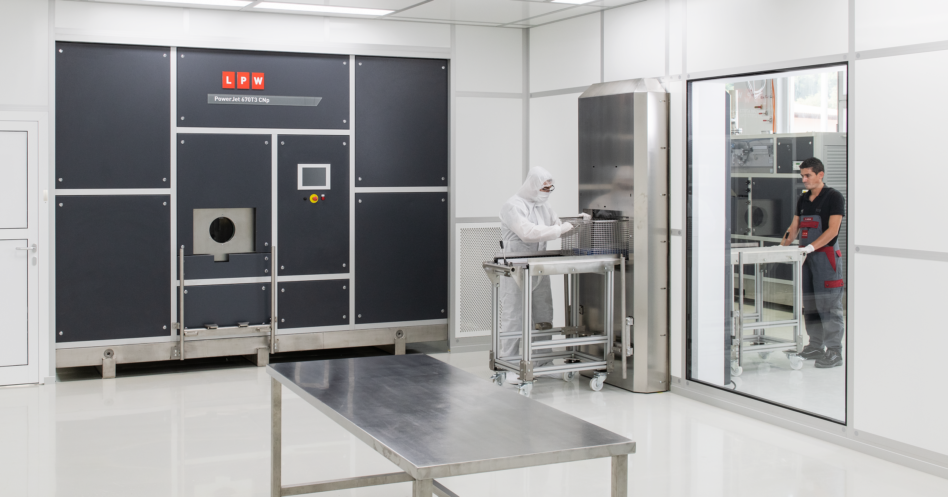 High purity parts cleaning in cleanroom
